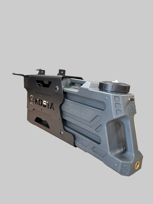 fieldx-kosta-4x4-water-tank-with-nozzle